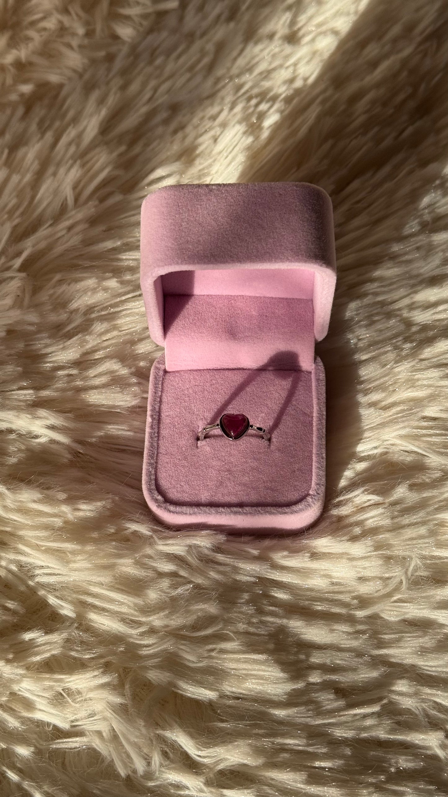 Anello Cuore in Granato