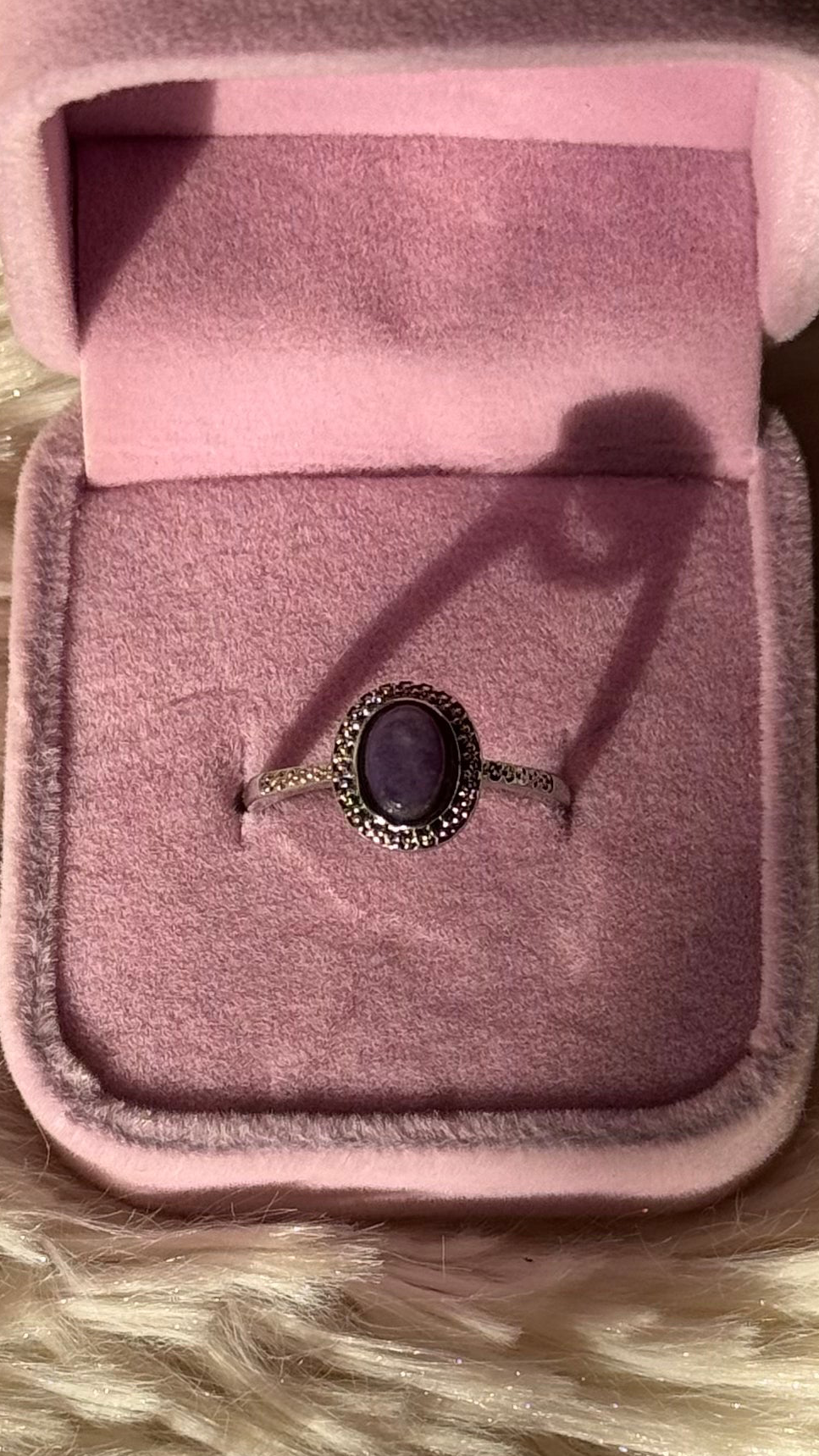 Anello in Charoite
