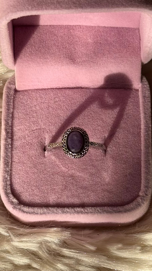 Anello in Charoite